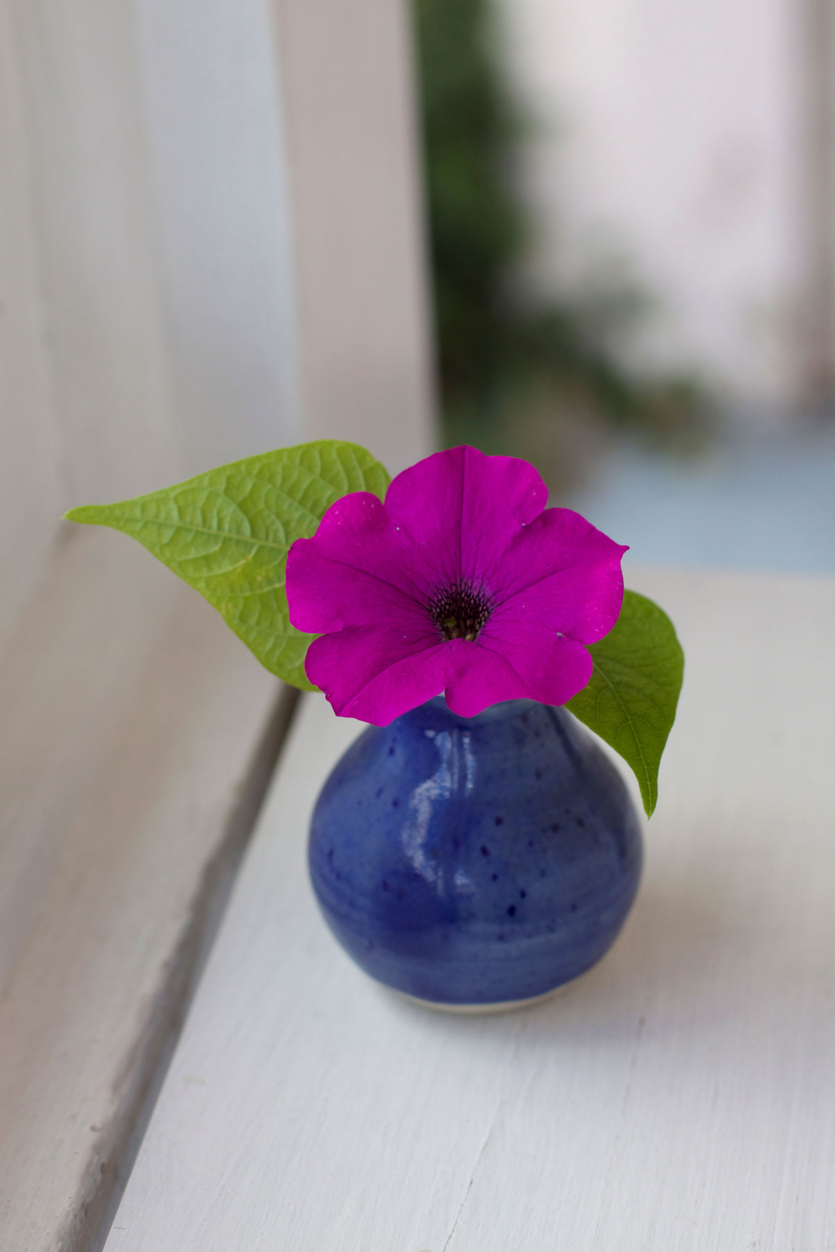 DIY mini summer flower arrangements