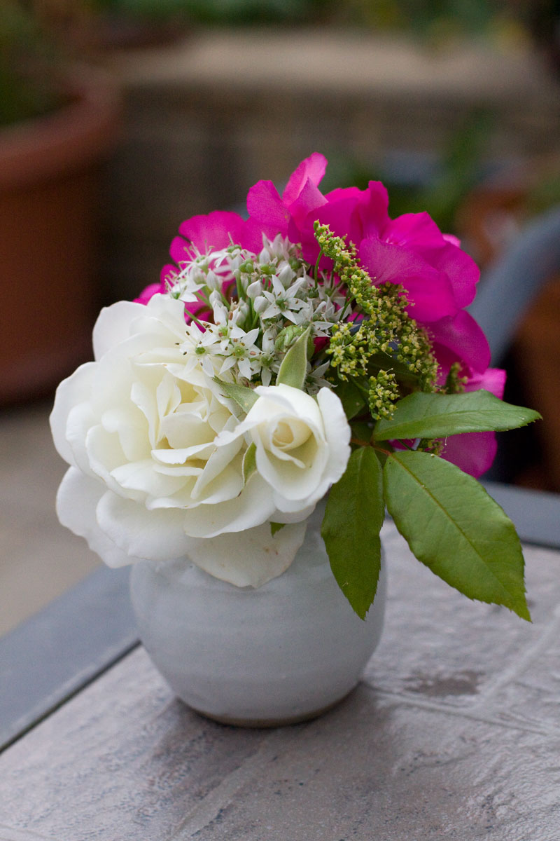 DIY Garden Flower Arrangement : Rose, Geranium, Parsley and Chive